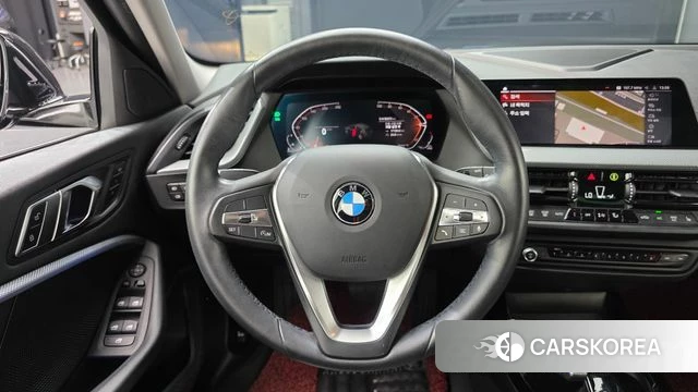 BMW 1 Series (F40) 2021 Черный из Кореи, фото 3