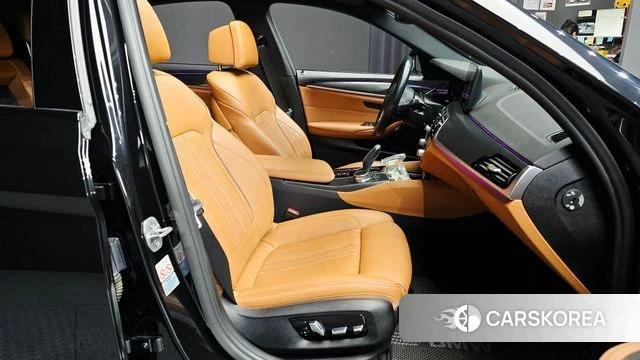 BMW 5 Series (G30) 2021 Черный из Кореи, фото 3