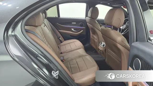 Mercedes-Benz E-Class W213 2022 Серый из Кореи, фото 3