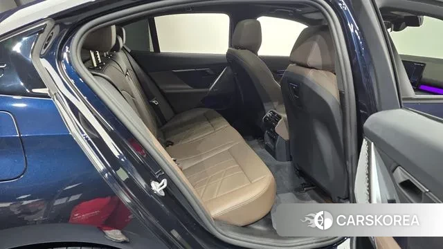 BMW 5 Series (G60) 2025 Черный из Кореи, фото 3