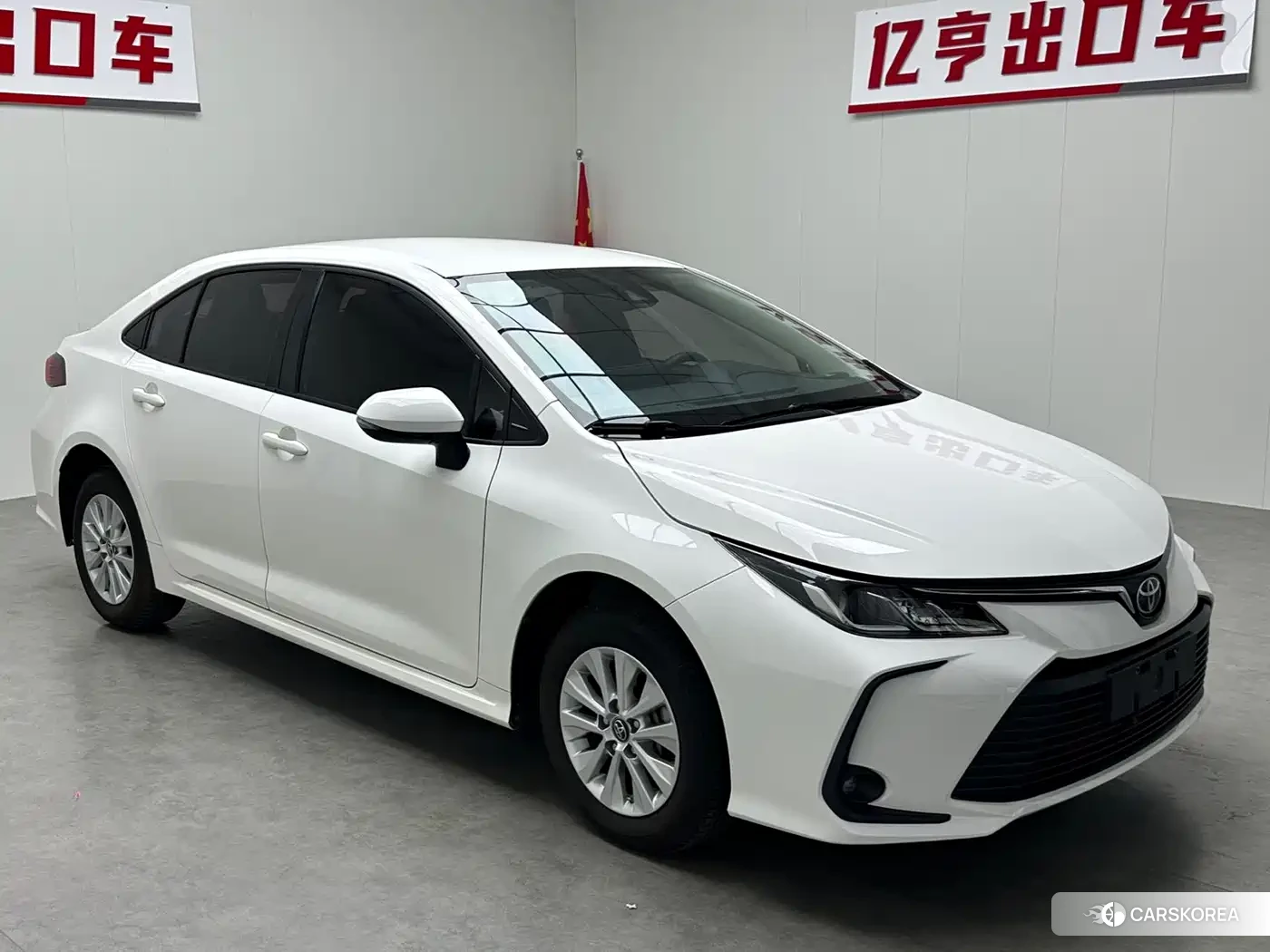 Toyota Corolla 2022 Белый из Китая, фото 3