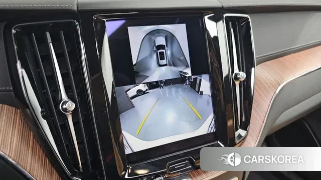 Volvo XC60 second Generation 2023 Белый из Кореи, фото 3