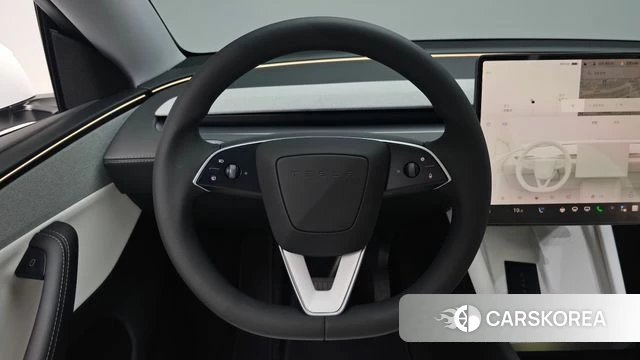 Tesla Model Y 2025 Белый из Кореи, фото 3