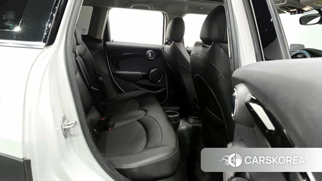 Mini Cooper 2020 Серебряный из Кореи, фото 3