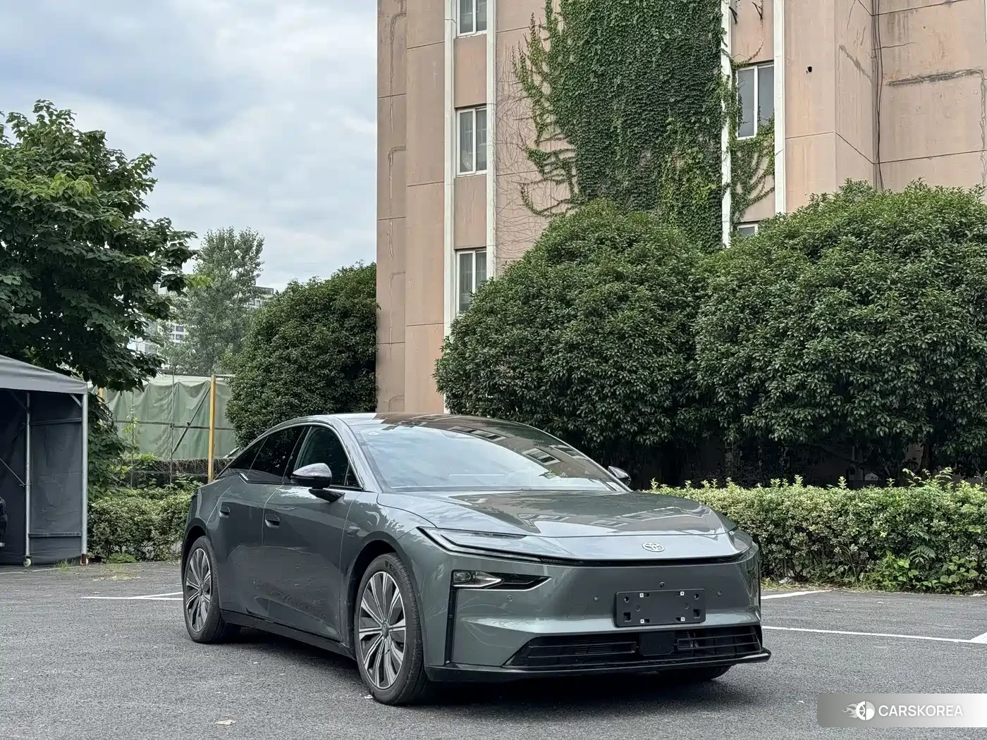 Toyota Platinum Wisdom 7 2026 Зеленый из Китая, фото 3