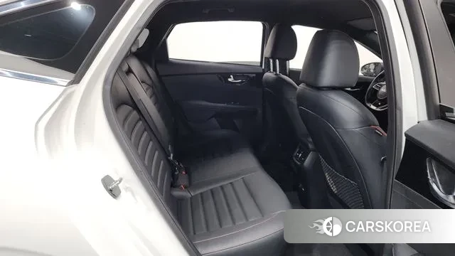 Kia The New K3 2nd generation 2023 Белый из Кореи, фото 3