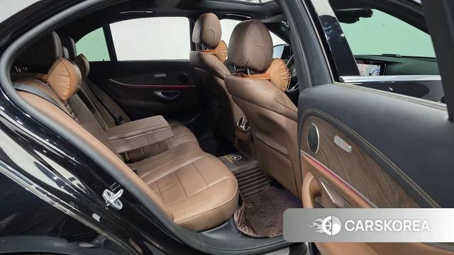 Mercedes-Benz E-Class W213 2021 Черный из Кореи, фото 3