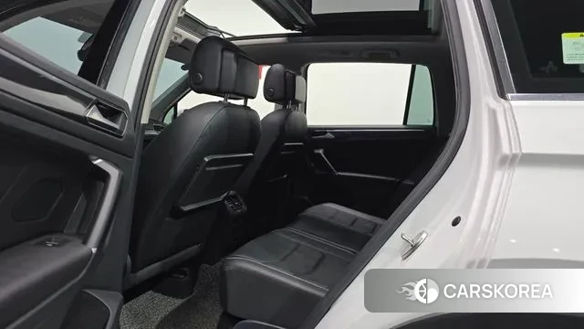 Volkswagen Tiguan second Generation 2018 Белый из Кореи, фото 3