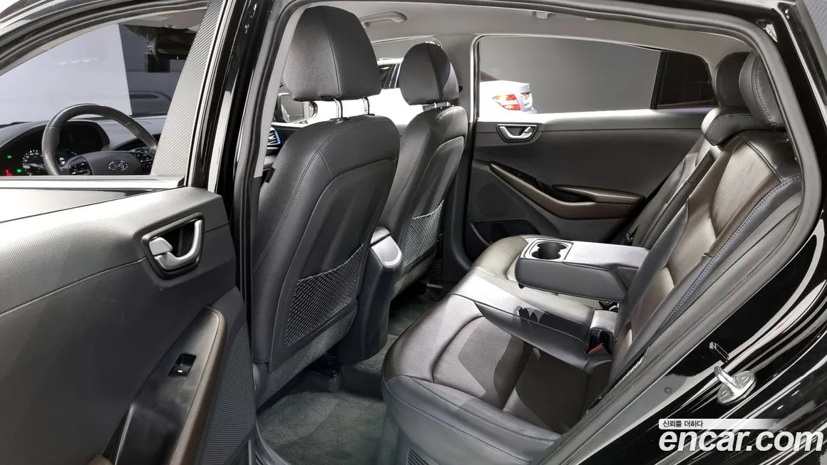 Hyundai Ionic Hybrid 2018 из Кореи, фото 3