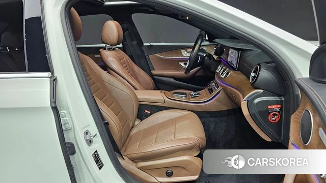 Mercedes-Benz E-Class W213 2021 Белый из Кореи, фото 3