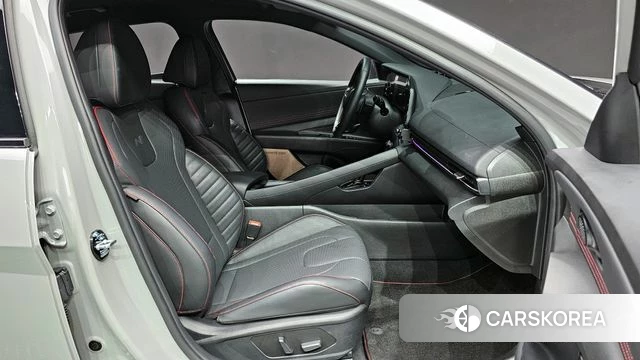 Hyundai The New Avante (CN7) 2023 Серебристо-серый из Кореи, фото 3