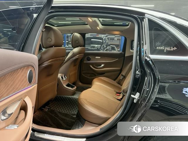 Mercedes-Benz E-class 2021 Черный из Китая, фото 3