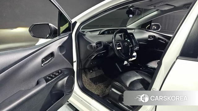 Toyota Prius 4th Generation 2018 Белый из Кореи, фото 3