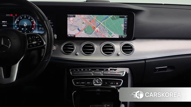 Mercedes-Benz E-Class W213 2018 Черный из Кореи, фото 3