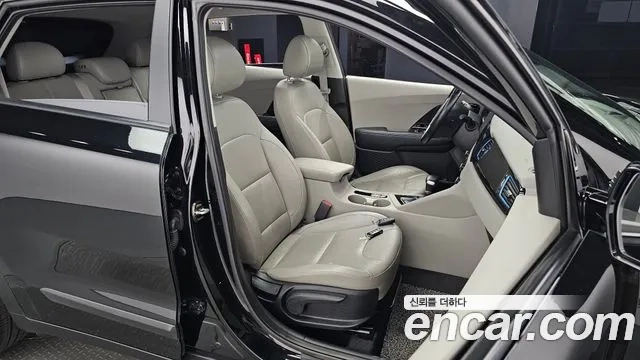 Kia Niro 2018 Черный из Кореи, фото 3