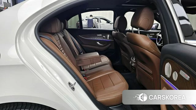 Mercedes-Benz E-Class W213 2021 Белый из Кореи, фото 3