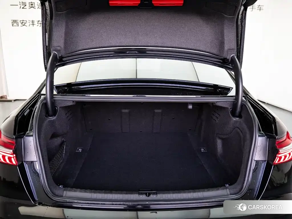 Audi A6L 2026 Черный из Китая, фото 3