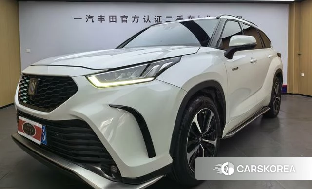 Toyota Crown Lufang 2022 Белый из Китая, фото 3