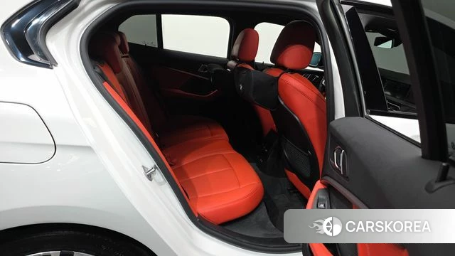BMW 1 Series (F40) 2021 Белый из Кореи, фото 3