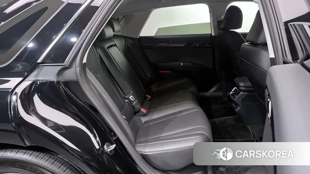 Hyundai Grandeur Hybrid (GN7) 2023 Черный из Кореи, фото 3