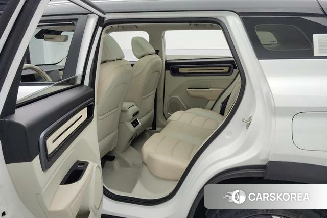 Geely Automobile Geely ICON 2024 Белый из Китая, фото 3