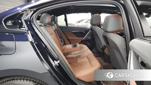 BMW 5 Series (G60) 2024 Черный из Кореи, фото 3