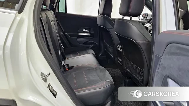 Mercedes-Benz GLA - Class H247 2023 Белый из Кореи, фото 3