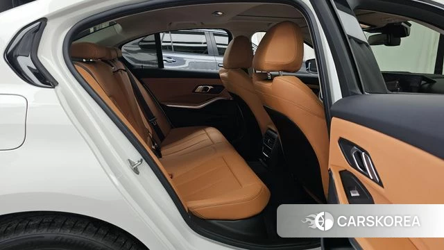 BMW 3 Series (G20) 2025 Белый из Кореи, фото 3