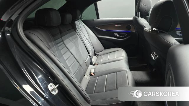 Mercedes-Benz E-Class W213 2021 Черный из Кореи, фото 3