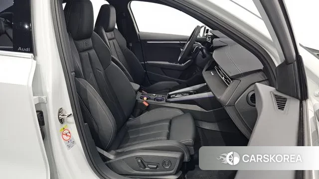 Audi A3 (8Y) 2025 Белый из Кореи, фото 3