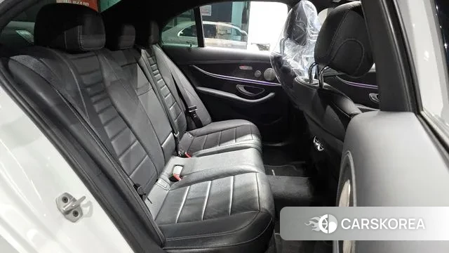 Mercedes-Benz E-Class W213 2023 Белый из Кореи, фото 3