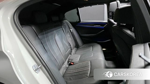 BMW 5 Series (G30) 2022 Белый из Кореи, фото 3