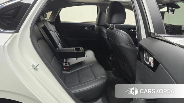 Kia The New K3 2nd generation 2021 Белый из Кореи, фото 3