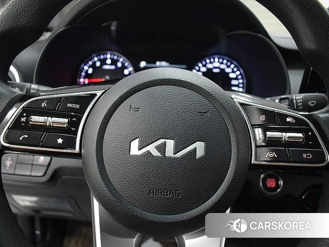 Kia The New K3 2nd generation 2021 Белый из Кореи, фото 3
