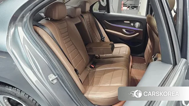 Mercedes-Benz E-Class W213 2018 Серый из Кореи, фото 3