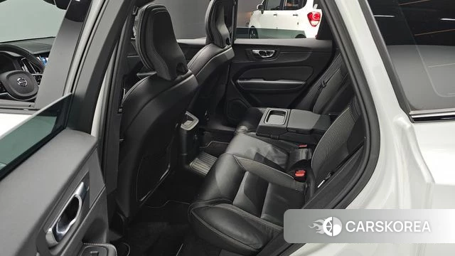 Volvo XC60 second Generation 2021 Белый из Кореи, фото 3