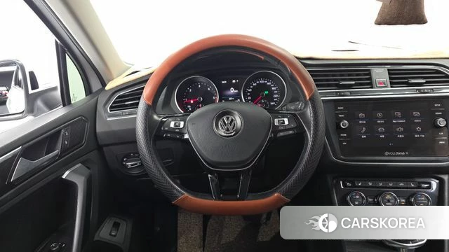 Volkswagen Tiguan second Generation 2018 Белый из Кореи, фото 3
