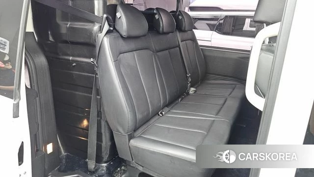 Hyundai Staria 2023 Белый из Кореи, фото 3