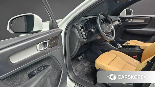 Volvo XC40 2021 Белый из Кореи, фото 3