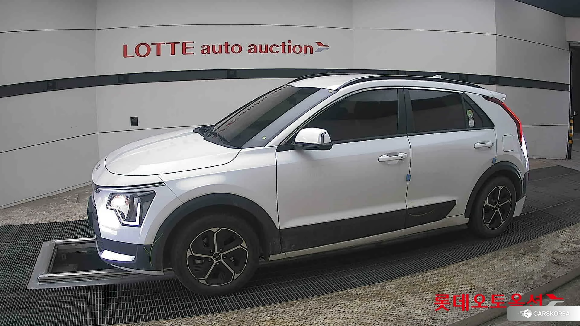 Kia Niro Hybrid 2024 Snow White Pearl (optional) из Кореи, фото 3