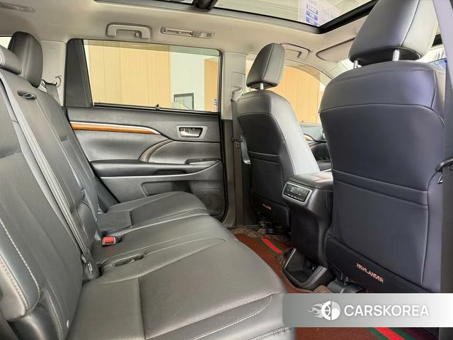 Toyota Highlander 2022 Черный из Китая, фото 3