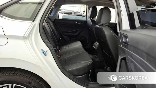 Volkswagen 7th Generation of Jetta 2023 Белый из Кореи, фото 3