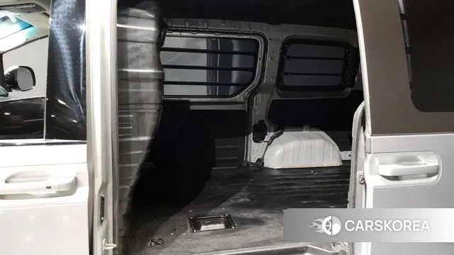 Hyundai Staria 2022 Серебряный из Кореи, фото 3