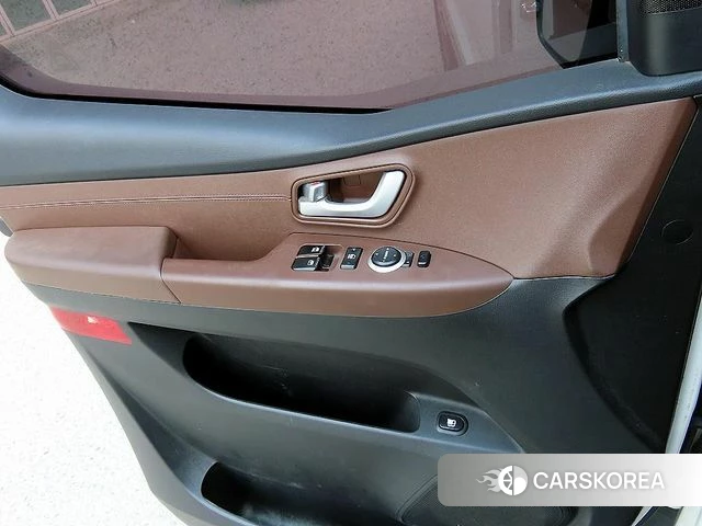 Hyundai The New Grand Starex 2018 Белый из Кореи, фото 3