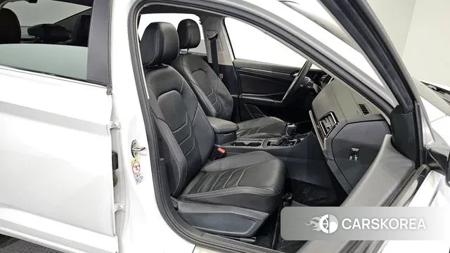 Volkswagen 7th Generation of Jetta 2021 Белый из Кореи, фото 3