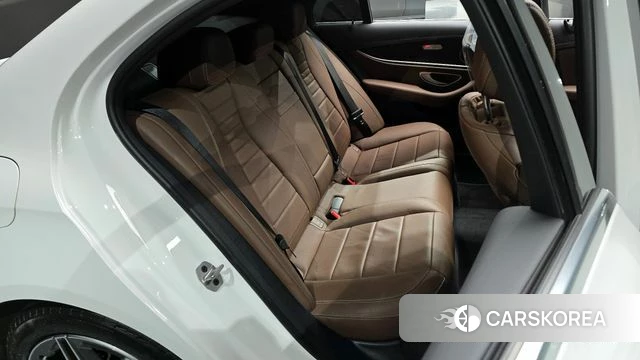 Mercedes-Benz E-Class W213 2022 Белый из Кореи, фото 3