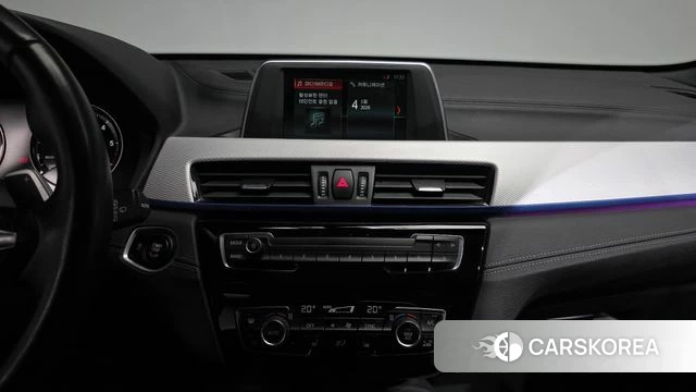 BMW X1 (F48) 2019 Черный из Кореи, фото 3