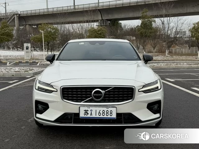 Volvo S60 2020 Белый из Китая, фото 3