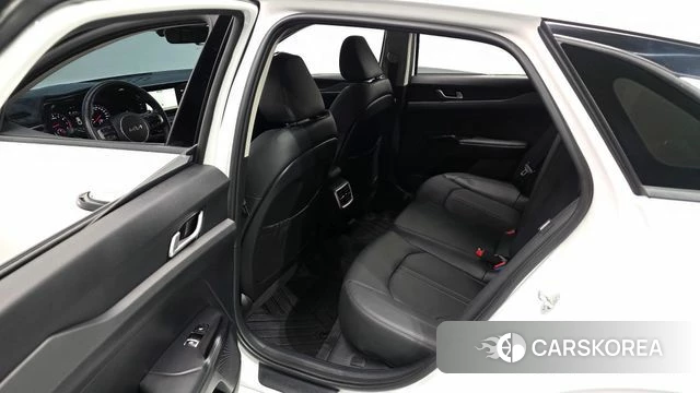 Kia K5 3rd generation 2023 Белый из Кореи, фото 3
