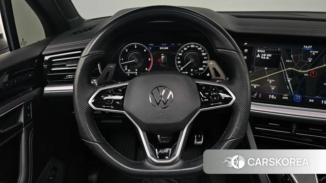 Volkswagen Touareg 3rd generation 2020 Белый из Кореи, фото 3